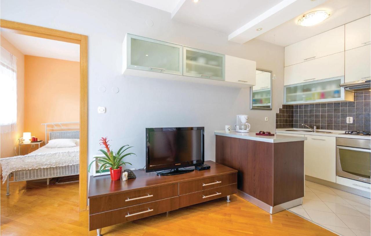 1 Bedroom Amazing Apartment In Rijeka Eksteriør bilde