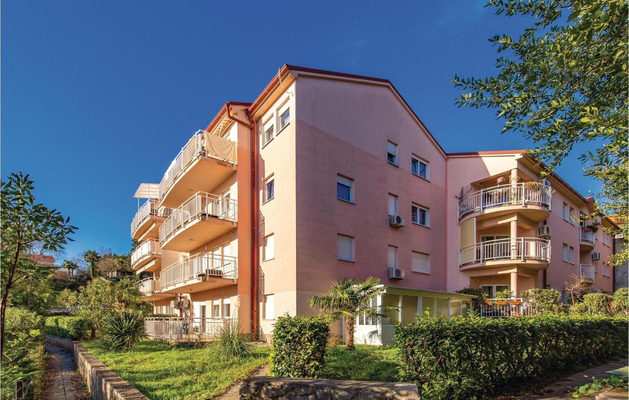 1 Bedroom Amazing Apartment In Rijeka Eksteriør bilde